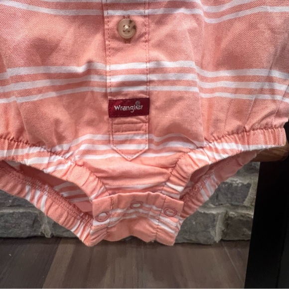 Wrangler bodysuit - Picture 2 of 4
